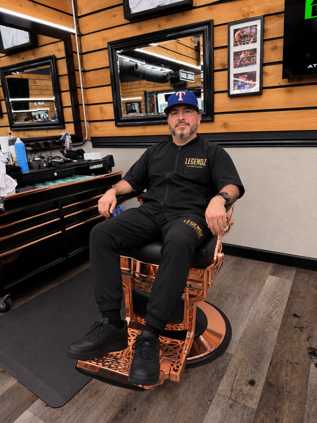 Barber at The Original Legendz Barbershop Lounge 3