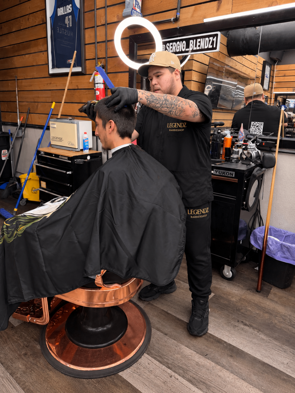 Barber at The Original Legendz Barbershop Lounge 6