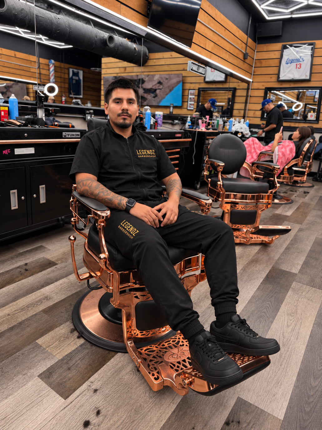 Barber at The Original Legendz Barbershop Lounge 1